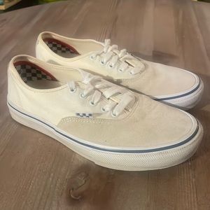 Vans Popcush Skateboarding shoe
Size 9 Mens 
Color: Beige